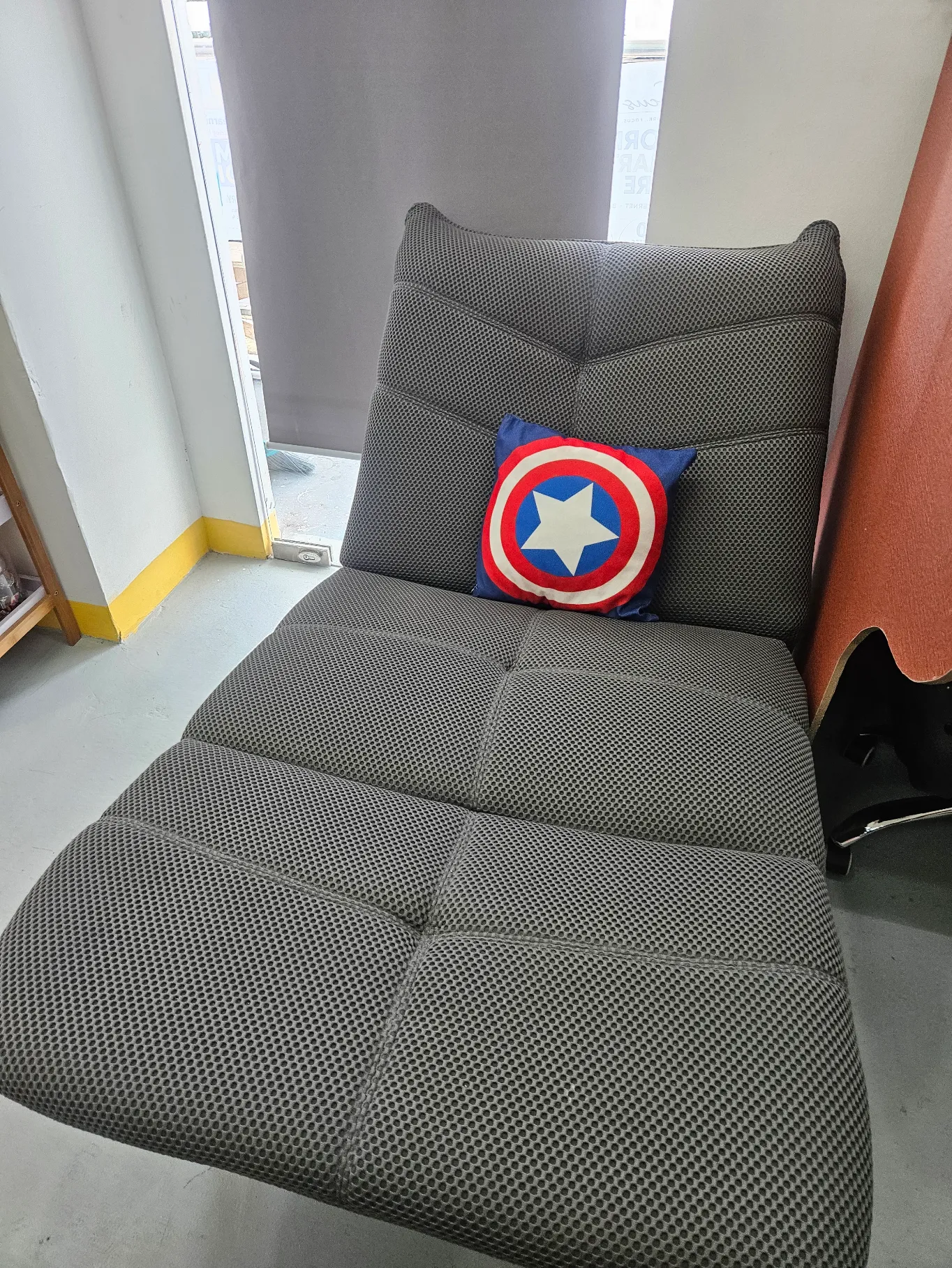 FocusLab coworking space cozy chaise lounge chair, photo from a Google review by May Mary I.