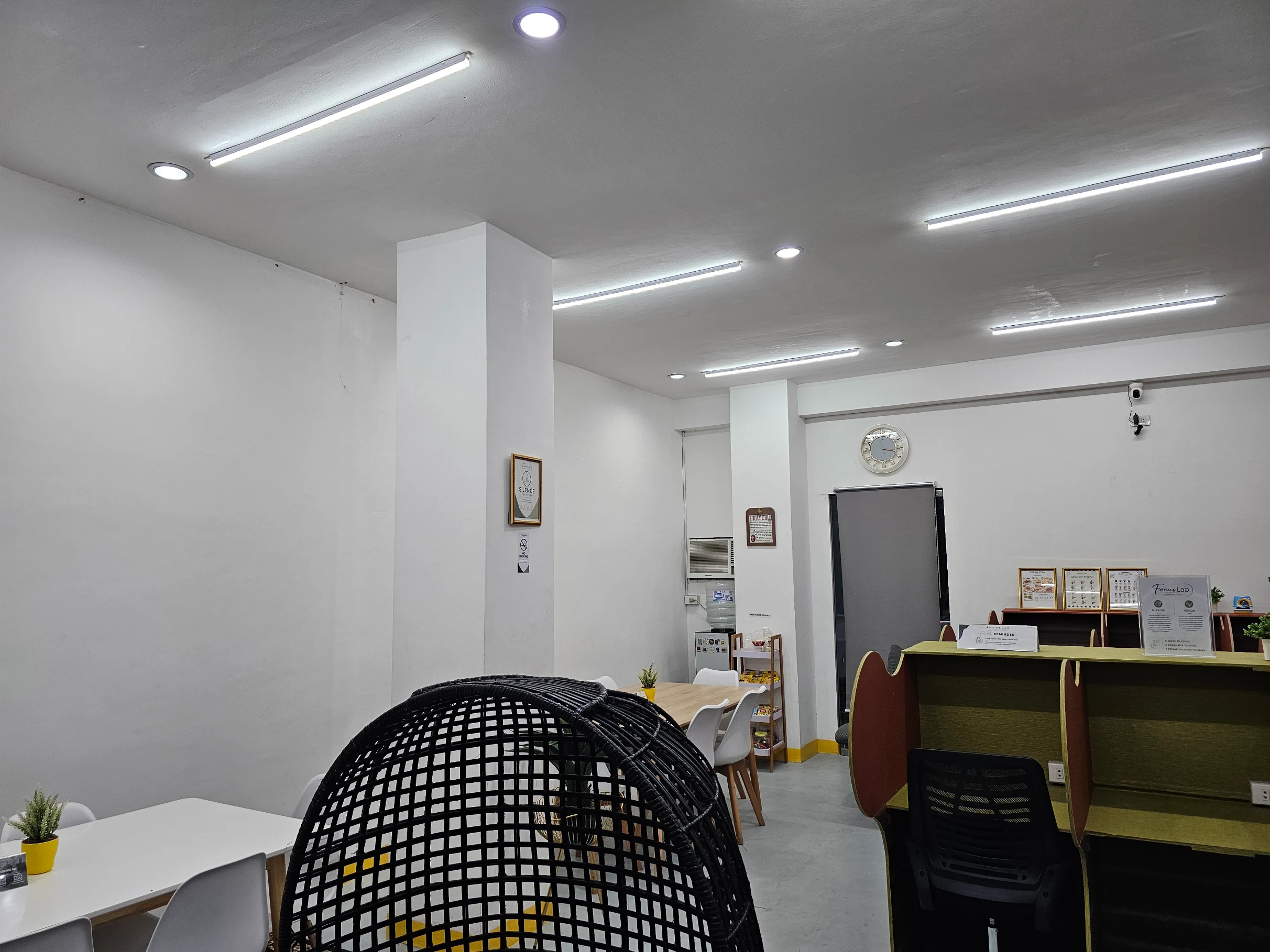 FocusLab coworking space individual desk area, photo from a Google review by Yeon B.